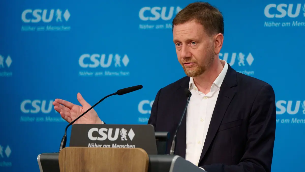Auftakt zur Klausurtagung des CSU-Parteivorstands: 13.09.2026, Bayern, München: Michael Kretschmer (CDU), Ministerpräsident von Sachsen, gibt zum Auftakt der Klausurtagung des CSU-Parteivorstands in der CSU-Landesleitung ein Pressestatement. Foto: Sven Hoppe/dpa +++ dpa-Bildfunk +++