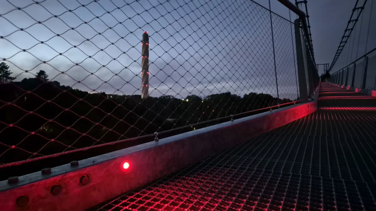 Hängebrücke Neckarline in Rottweil bei Nacht