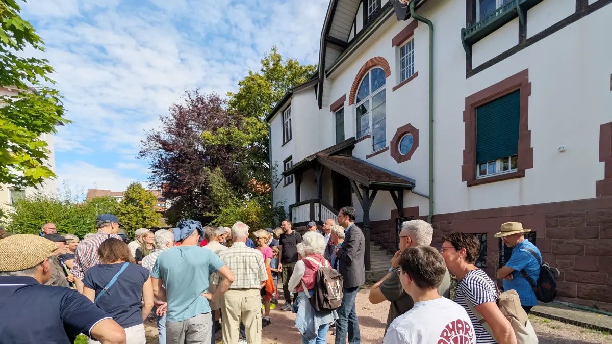 Die einstige Fabrikantenvilla von Erhard Robert Schlenker zählt zu den markanten Zeugnissen der Schwenninger Industriekultur. Sie konnte nur von außen betrachtet werden.