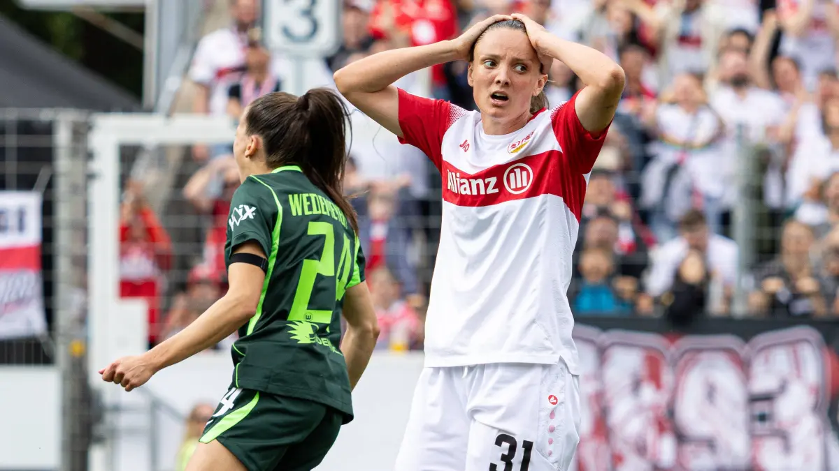 Deutschland: VfB Stuttgart Frauen vs VfL Wolfsburg Frauen, 1. Frauen Bundesliga / Google Pixel Frauen Bundesliga, Saison 2026/27, GAZi-Stadion auf der Waldau Stuttgart: Verena Wieder, VfB Stuttgart Frauen, 31 nach vergebener Großchance, Portraitfoto, Portrait, Einzelaufnahme, Porträt Stuttgart GAZi-Stadion auf der Waldau Baden Württemberg Deutschland *** Germany: VfB Stuttgart Women vs. VfL Wolfsburg Women, Women s Bundesliga 1, Google Pixel Women s Bundesliga, 202627 Season, GAZi Stadium on the Waldau, Stuttgart, Verena Wieder, VfB Stuttgart Women, 31, after missing a big chance, portrait photo, portrait, individual shot, portrait, Stuttgart, GAZi Stadium on the Waldau, Baden-Württemberg, Germany Copyright: xBenedictxChristx
