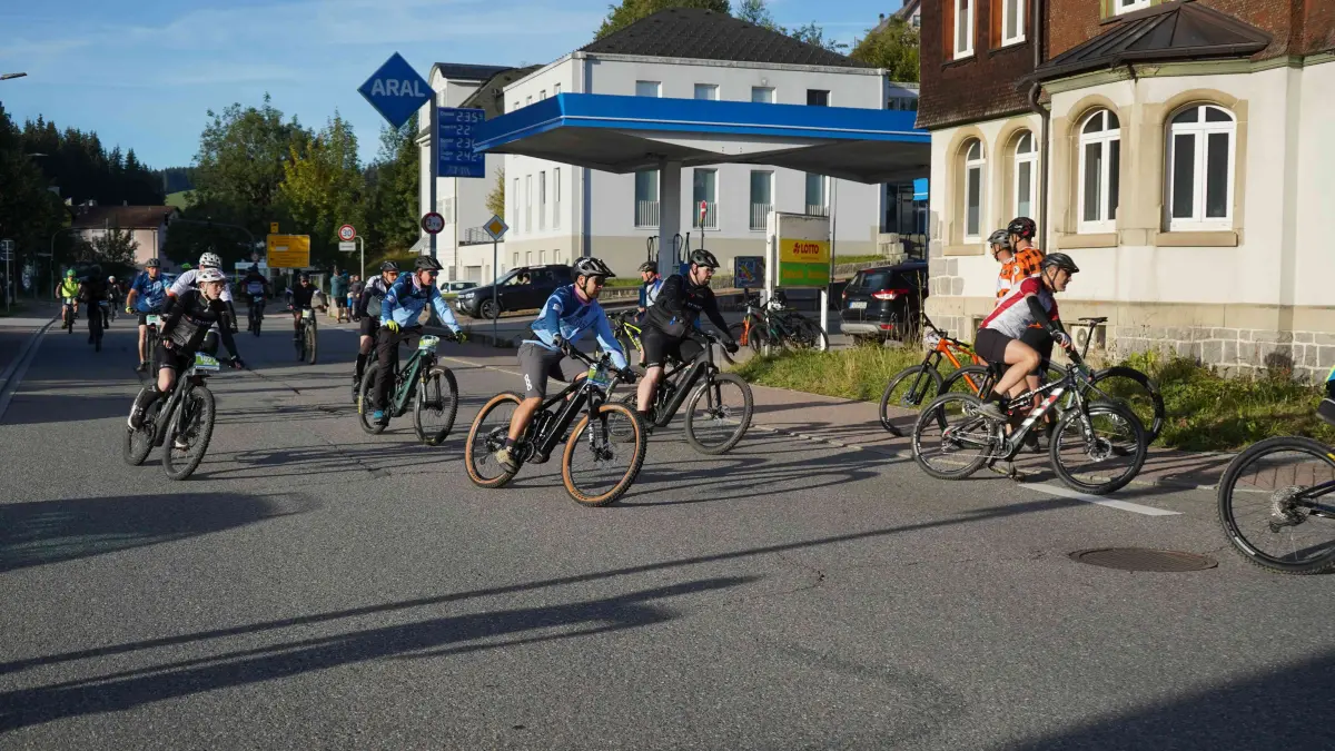 Beim Magna-E-Cup mit den E-Bikes ging es von der Bregstraße in die Weiherstraße und dann weiter Richtung Brend.