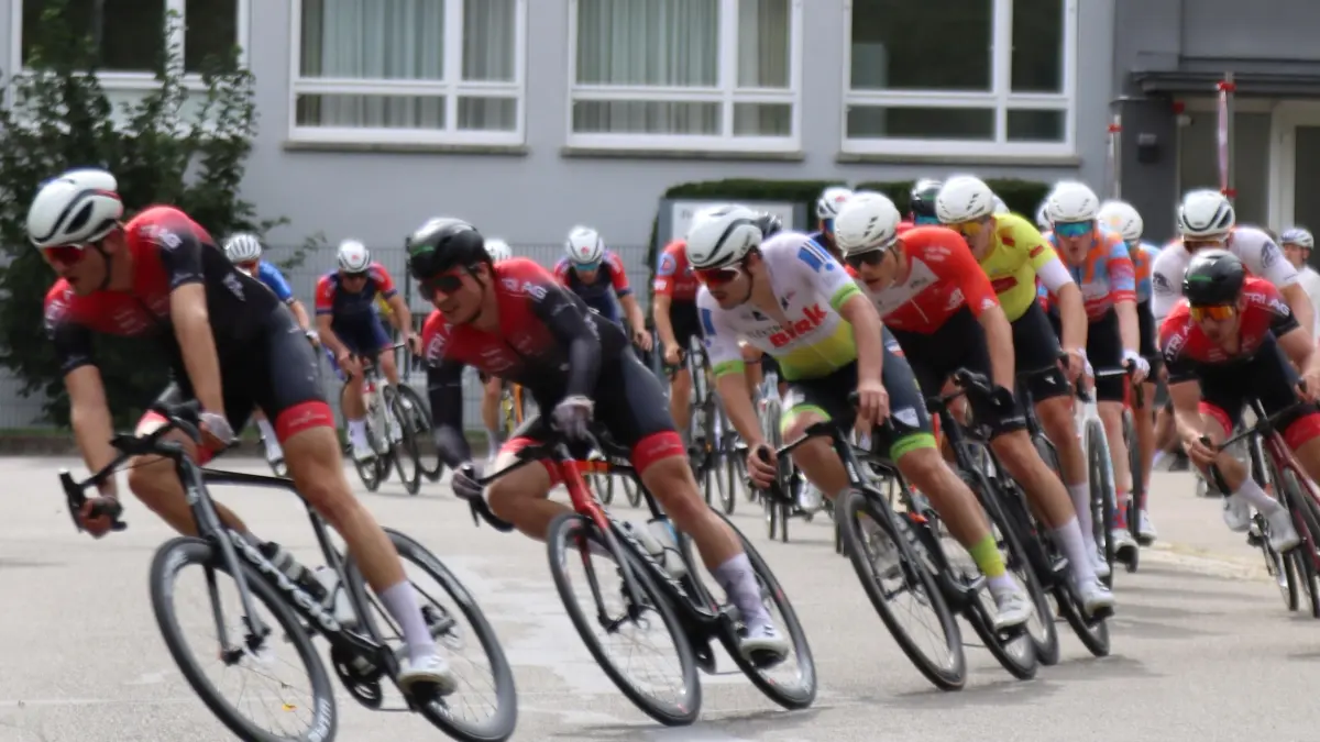 Zur Sache ging es bei Kriterium, der 7. Etappe des Interstuhl-Cups, auf dem Rundkurs in Tailfingen