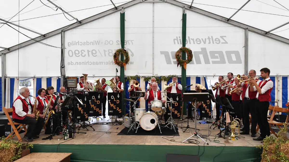Die "Oldtimers" unterhielten am Sonntag mit Blasmusik zum Abschluss des diesjährigen Straßenfests.