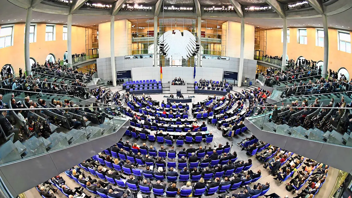 Im Bundestag lieferten sich die Regierungsparteien und die AfD in den vergangenen Tagen erbitterte Redeschlachten.