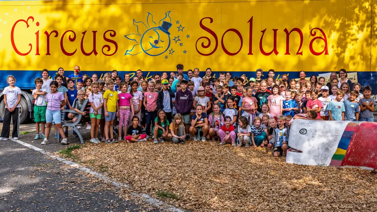 Die Schlussaufführung der Ferienzirkuswoche des Familienzentrums Wunderfitz war ein voller Erfolg.