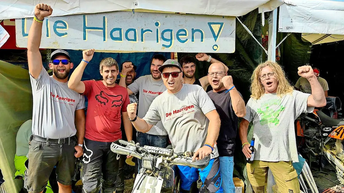 Auch wenn es nicht ganz für den Sieg gereicht - die "Haarigen" sind sehr zufrieden.