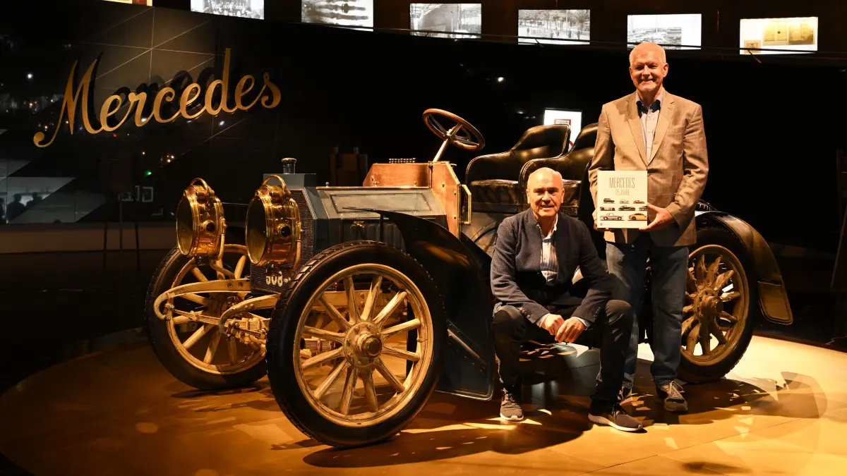 Das Werk von Markus Bolsinger (links) und Gerhard Heidbrink wird im Mercedes-Benz-Museum präsentiert.