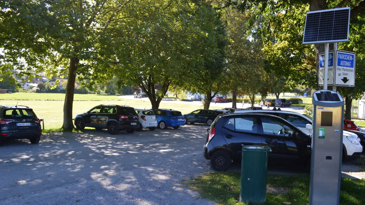 Die Parkgebühren auf dem Parkplatz im Bereich Weiherwasengelände lassen die Stadtkasse klingeln. Sie werden ab Oktober anders und es wird abends länger zur Kasse gebeten.