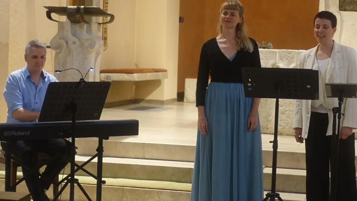 Widmeten sich dem Schriftsteller Rainer Maria Rilke anlässlich seines 100. Todestages: Andreas Mölder, Sängerin Veronika Lutz und Sprecherin Dorothea Volland (von links)