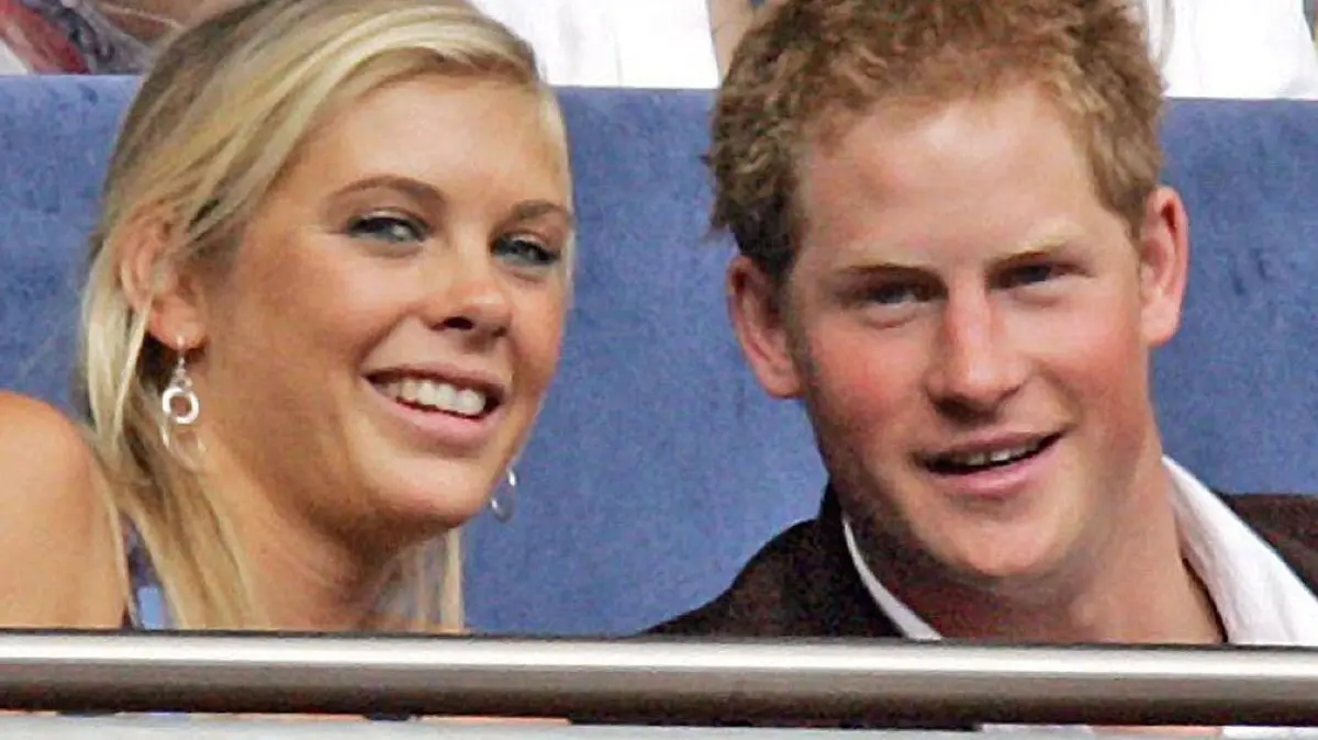 Prinz Harry und Chelsy Davy beim Gedenkkonzert für Prinzessin Diana im Wembley-Stadion in London. Mit der aus Simbabwe stammenden Davy war Harry rund sechs Jahre lang liiert.