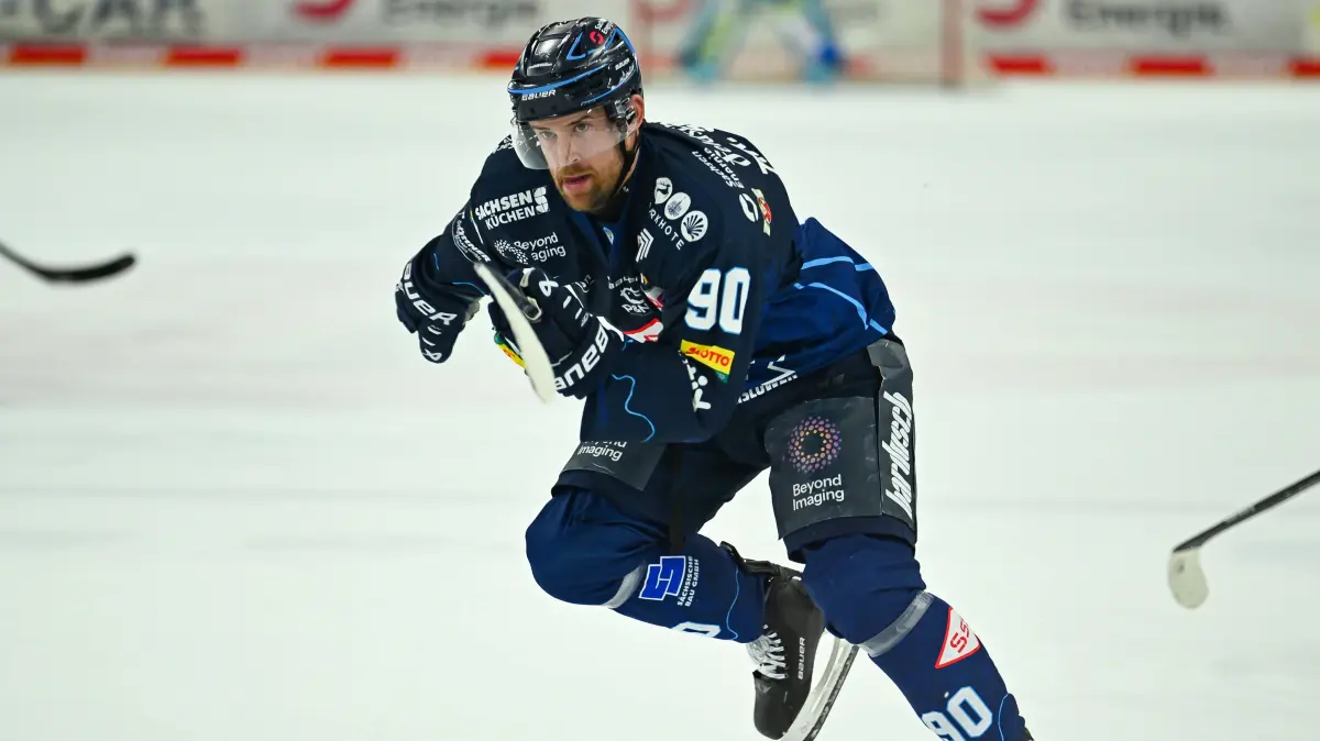 Tylor Spink Dresdner Eisloewen, 90 Dresdner Eisloewen vs. Ravensburg Towerstars, Testspiel 2. Eishockey Bundesliga Herren, Spielzeit 2026/2027, 13.09.2026 Dresdner Eisloewen vs. Ravensburg Towerstars, Testspiel 2. Eishockey Bundesliga Herren, Spielzeit 2026/2027, 13.09.2026 Dresden *** Tylor Spink, Dresdner Eisloewen, 90 Dresdner Eisloewen vs. Ravensburg Towerstars, Exhibition Game 2, Men s Ice Hockey Bundesliga, 20262027 Season, September 13, 2026, Dresdner Eisloewen vs. Ravensburg Towerstars, Preseason Game 2, Mens Ice Hockey Bundesliga, 20262027 Season, September 13, 2026, Dresden Copyright: xEibner-Pressefoto/xHoepnerx EP_PHR