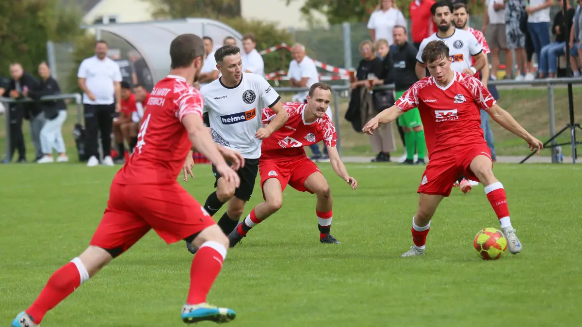 Ihren Lauf fortsetzen wollen die SG Hardt/Lauterbach und die SpVgg Trossingen, die am Donnerstagabend bei der SG Gruol/Erlaheim und bei der SG Schwenningen/Stetten a. k. M./Frohnstetten gefordert sind.