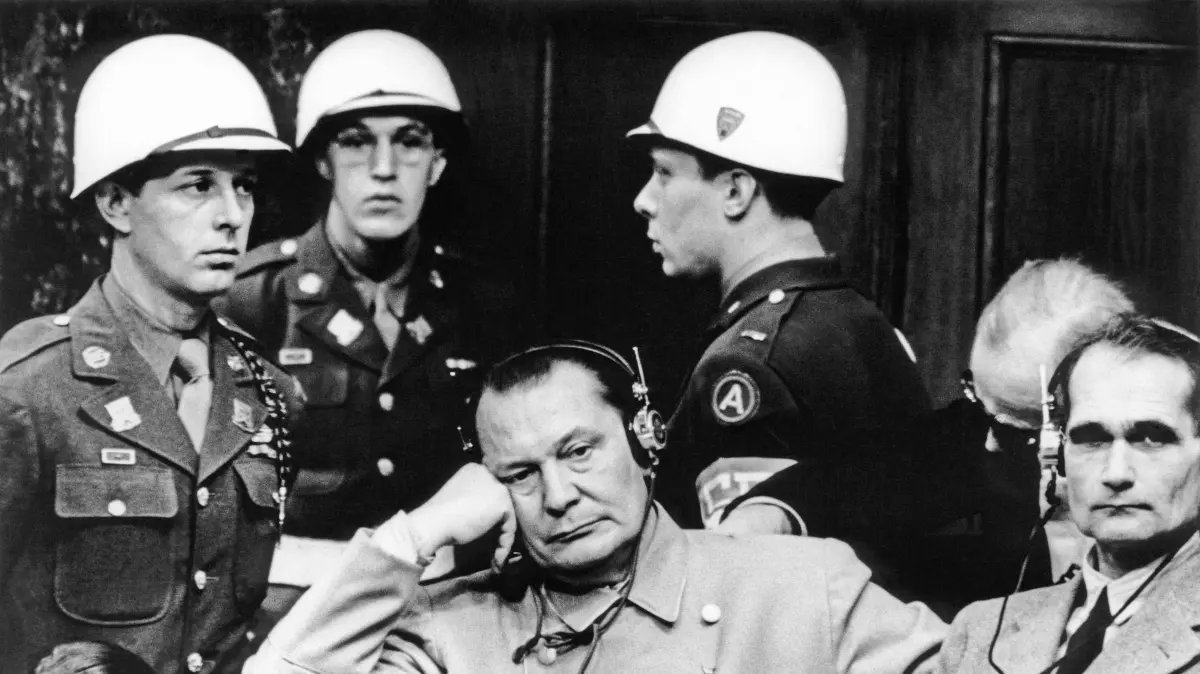 Hermann Göring (li.) und Rudolf Hess.