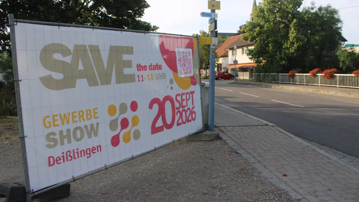 An allen Ortseingängen Deißlingens und Lauffens gibt es große Banner, die auf die Gewerbeshow aufmerksam machen. Zudem kann man auch gut die teilnehmenden Firmen erkennen.