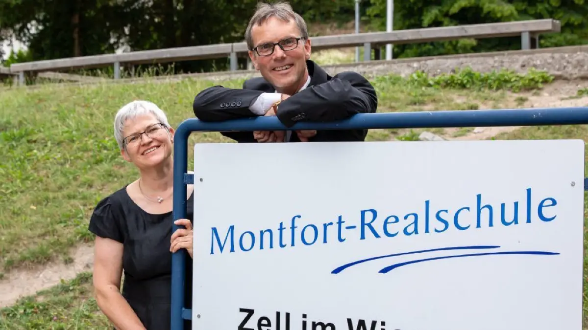 Schulleiter Norbert Asal hat die Realschule Zell verlassen, Renate Metzler hat übernommen.