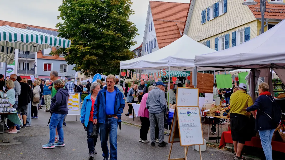 Der Naturparkmarkt ist eine schöne Ergänzung zum „Käpselefest“ und zum verkaufsoffenen Sonntag in Dornhan. Am Sonntag, 20. September, wird in Dornhan viel geboten.