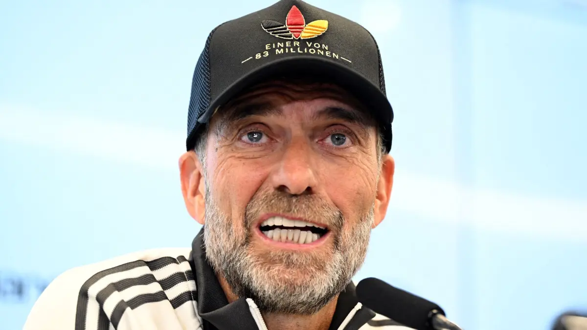 DFB-Pressekonferenz mit Bundestrainer Klopp: 17.09.2026, Hessen, Frankfurt am Main: Fußball, Nationalmannschaft, Pressekonferenz zur Nominierung für die ersten Nations-League-Spiele, Bundestrainer Jürgen Klopp sitzt auf dem Podium. Foto: Boris Roessler/dpa +++ dpa-Bildfunk +++
