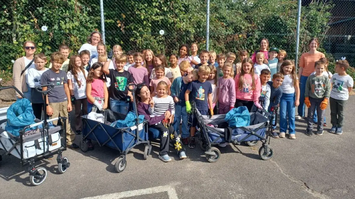 Die Hasler Grundschüler nehmen am World Cleanup Day teil.