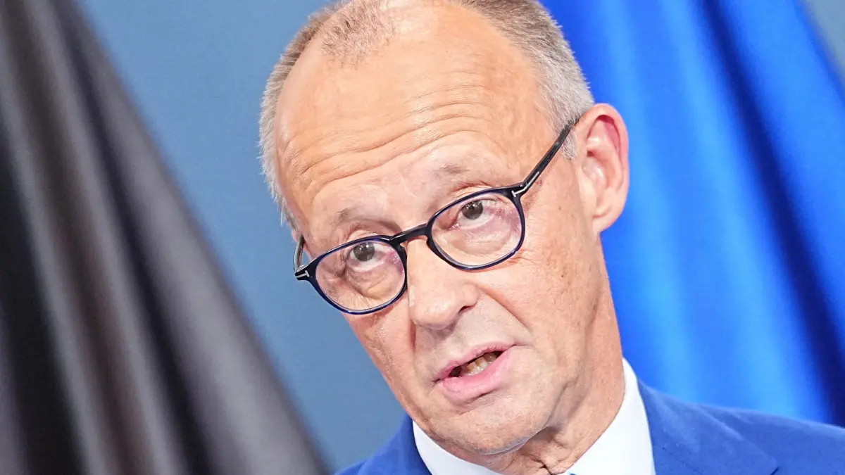 Wahlen aus Bundessicht - CDU: 20.09.2026, Berlin: Bundeskanzler Friedrich Merz (CDU) spricht nach den Wahlen in Berlin und Mecklenburg-Vorpommern im Konrad-Adenauer-Haus. Am Sonntag (20.09.2026) fanden in Mecklenburg-Vorpommern und Berlin die Wahlen zum Landtag beziehungsweise Abgeordnetenhaus statt. Foto: Michael Kappeler/dpa +++ dpa-Bildfunk +++