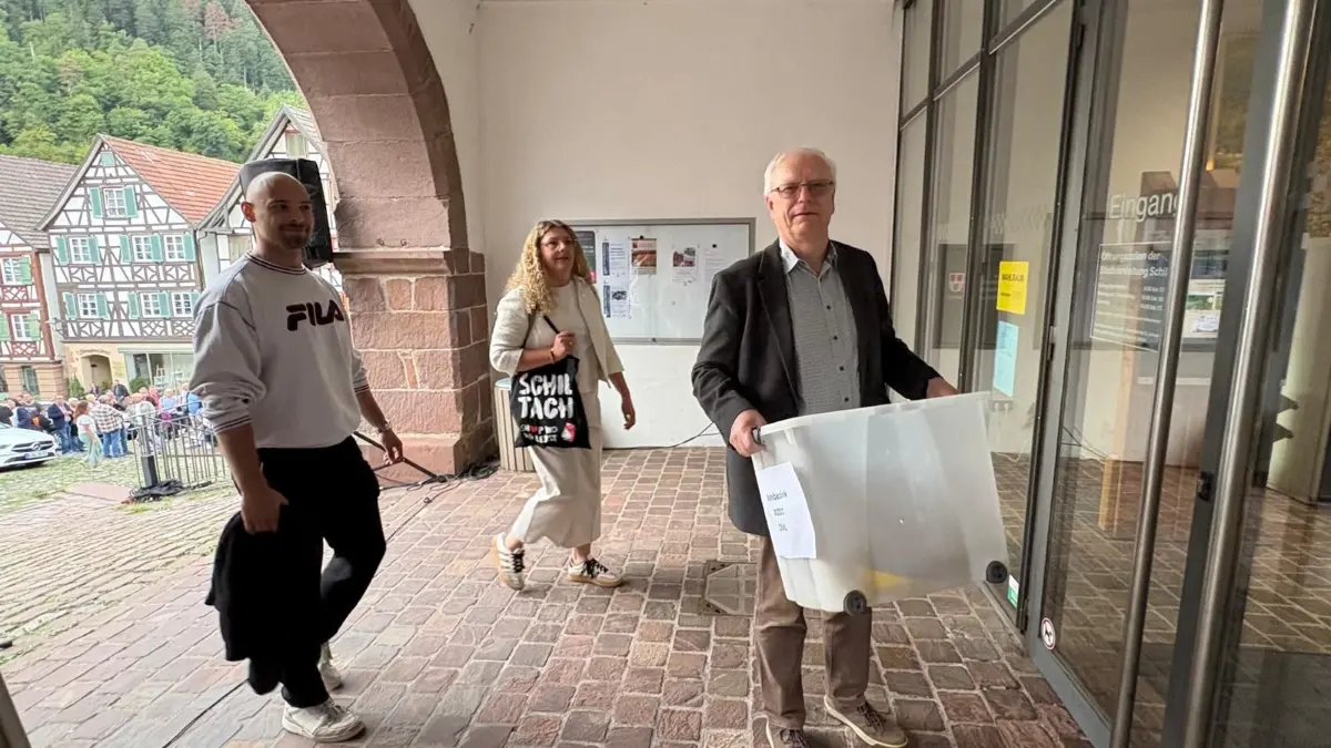 Die Ergebnisse aus dem Wahlbezirk Lehengericht kommen herein