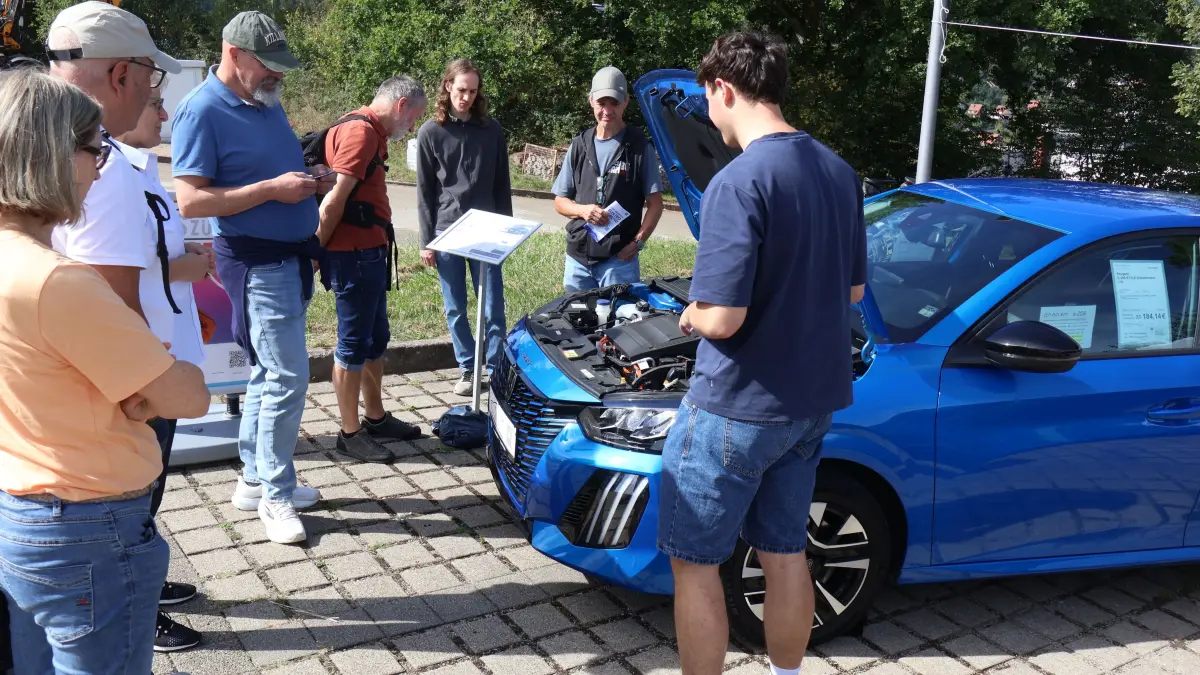 Besonders an E-Fahrzeugen zeigten die Besucher reges Interesse.