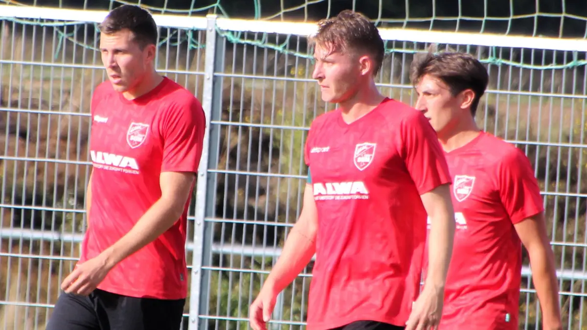 Trafen in einer verrückten Partie in Reutlingen jeweils doppelt für die SG Deißlingen/Lauffen: Daniel Matt (ganz links) und daneben Robin Schumpp.