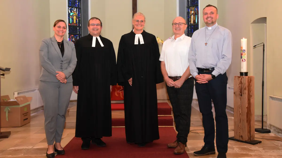 Sie bekräftigten das Miteinander in Waldachtal: Bürgermeisterin Annick Grassi (von links), Dekan Andreas Streich, Pfarrerin Bettina Morlock, Pastor Siegfried Breithaupt, Diakon Toni Babic.