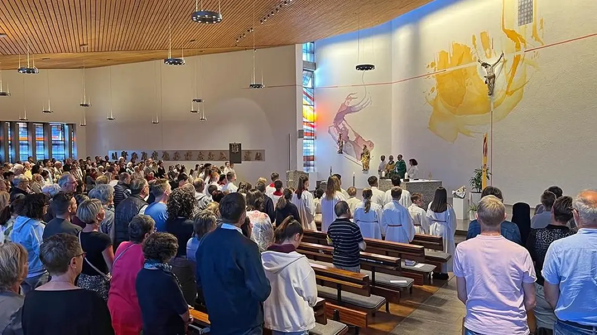 Vollbesetzte Kirche in Waldmössingen zum Dank- und Verabschiedungsgottesdienst