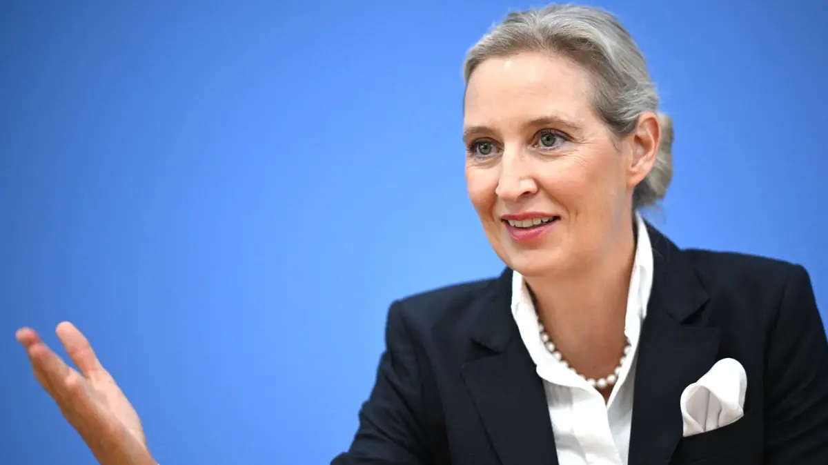 Nach den Landtagswahlen - AfD: 21.09.2026, Berlin: AfD-Vorsitzenden Alice Weidel spricht in der Bundespressekonferenz. Am Sonntag (20.09.2026) fanden in Mecklenburg-Vorpommern und Berlin die Wahlen zum Landtag beziehungsweise Abgeordnetenhaus statt. Foto: Britta Pedersen/dpa +++ dpa-Bildfunk +++