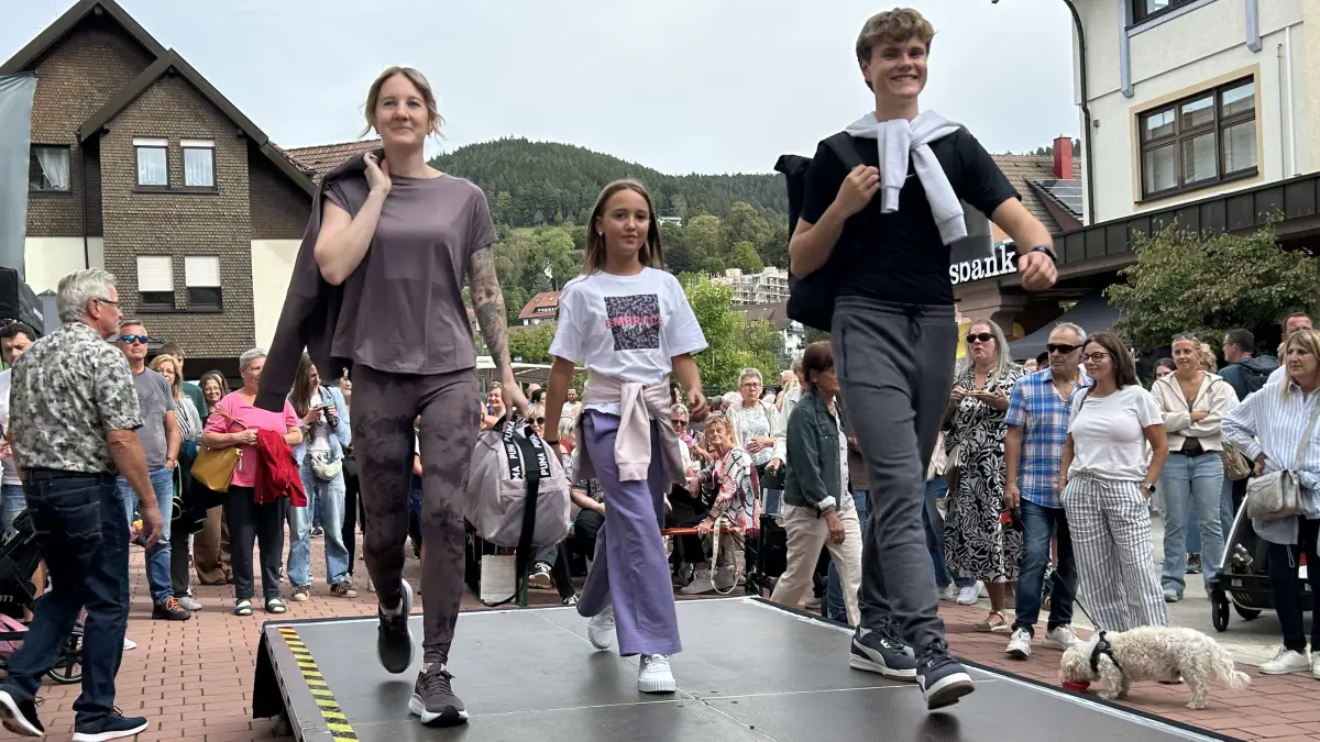 Klassiker beim "Wilden Herbst" in Baiersbronn: die Modenschauen auf dem Rosenplatz.