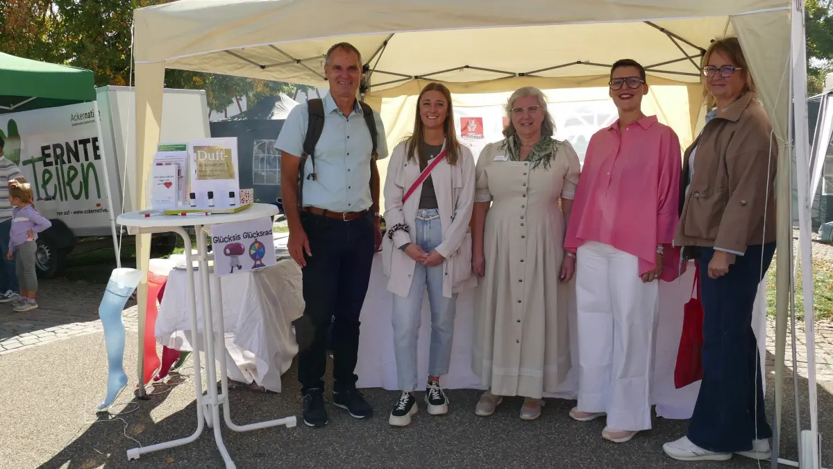 Die Verantwortlichen der IHG und der Stadt Dornhan freuen sich über die positive Resonanz: Bürgermeister Markus Huber (von links), Laura Herbstreuter (IHG Dornhan), Friederike Stetter (Naturpark Schwarzwald Mitte-Nord), Christina Braun (Vorsitzende IHG Dornhan) und Lysann Masic-Reppe (Stadt Dornhan).