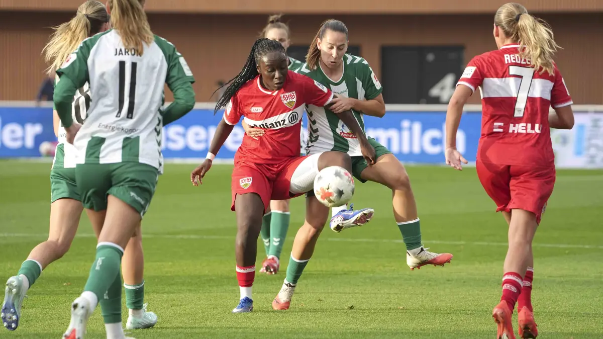 Foto : Wiktoria ZIENIEWICZ Werder gegen Mira AROUNA Stuttgart Fussball Google Pixel Frauen Bundesliga , 7.. Spieltag am Mo. 21.09.2026 Werder Bremen - VfB Stuttgart *** Photo by Wiktoria ZIENIEWICZ: Werder vs. Mira AROUNA, Stuttgart, Soccer, Google Pixel, Women s Bundesliga, Matchday 7 on Mon, Sept. 21, 2026, Werder Bremen vs. VfB Stuttgart