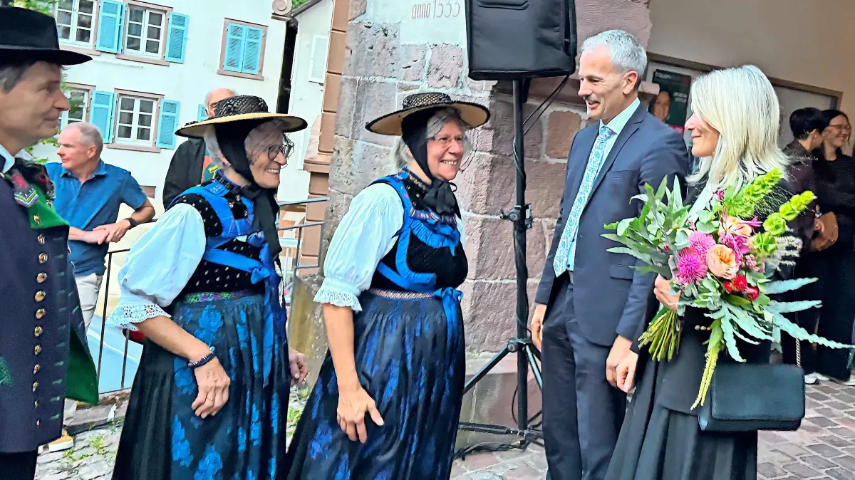 Zu den Gratulanten für Thomas Haas gehörte auch die Trachtengruppe aus Lehengericht.