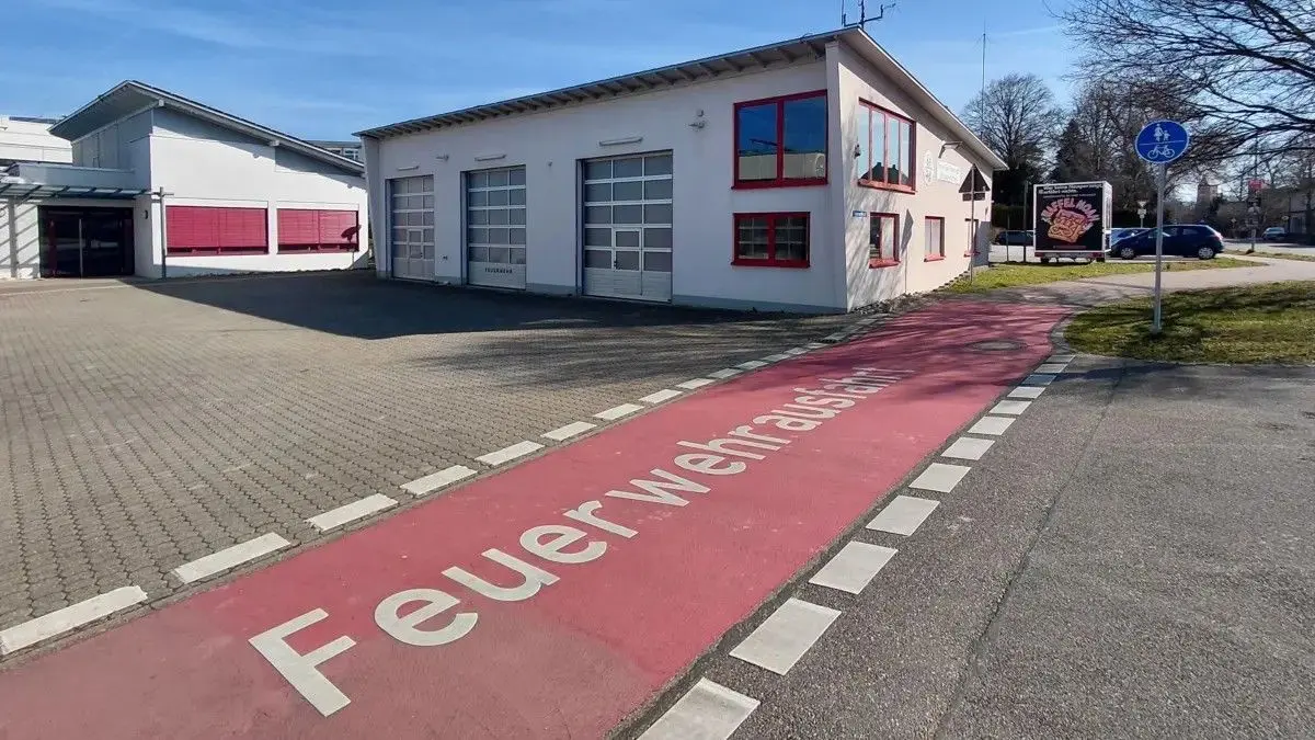 Sicher ist, dass die Feuerwehr Efringen-Kirchen eine neue Feuerwache braucht. Doch bis das es das Feuerwehraus Süd am Gewann „Auf dem Korb“ an der Isteiner Straße gebaut werden kann, gibt es noch viel zu diskutieren (Archivbild).