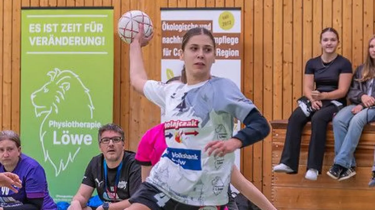 Lina Strecker glänzte bei der knappen Auftaktniederlage ihrer SG HCL mit acht Treffern.