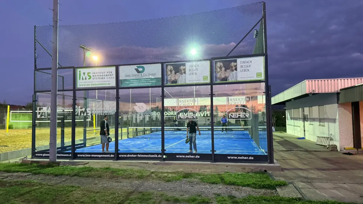 Neue Padel-Courts beim TC Frittlingen erfolgreich eröffnet.
