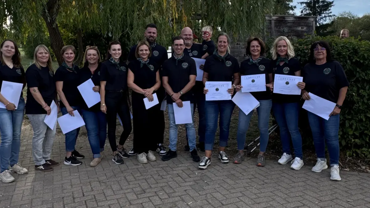 Die Gründungsmitglieder (von links): Melanie Mauch, Sonja Mayer, Mandy Lange, Tamara Florio, Julia Behr, Saskia Kaminski, Dominik Behr, Marcel Schäfer, Michael Stern, Stephanie Schnekenburger, Karin Seilnacht, Sabine Lelonek und Silke Knapp.