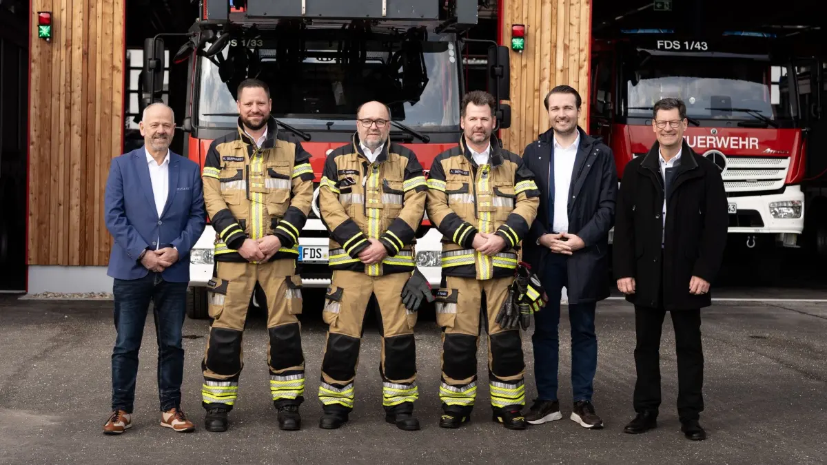 Freuen sich über das neue Feuerwehrzentrum (von links): Bürgermeister Wolfgang Fahrner, Feuerwehrkommandant Marc Bernhardt, Abteilungskommandant Freudenstadt Tom Anger und der erste stellvertretende Feuerwehrkommandant Andreas Behncke sowie Oberbürgermeister Adrian Sonder und Oberbürgermeister a.D. Julian Osswald