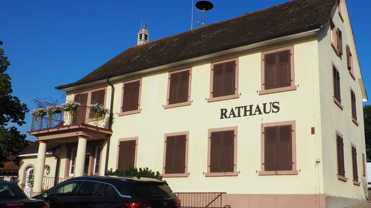 Am Rümminger Rathaus soll eine E-Ladesäule errichtet werden.