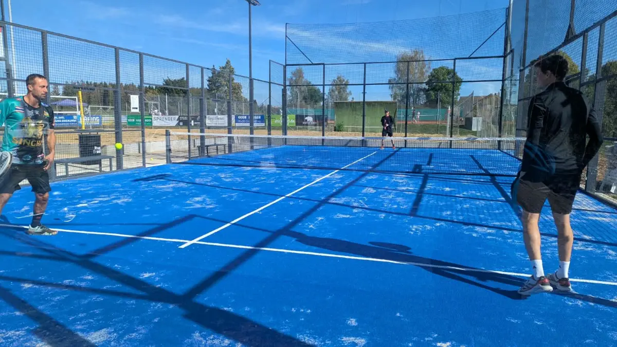 Neue Padel-Courts beim TC Frittlingen erfolgreich eröffnet.