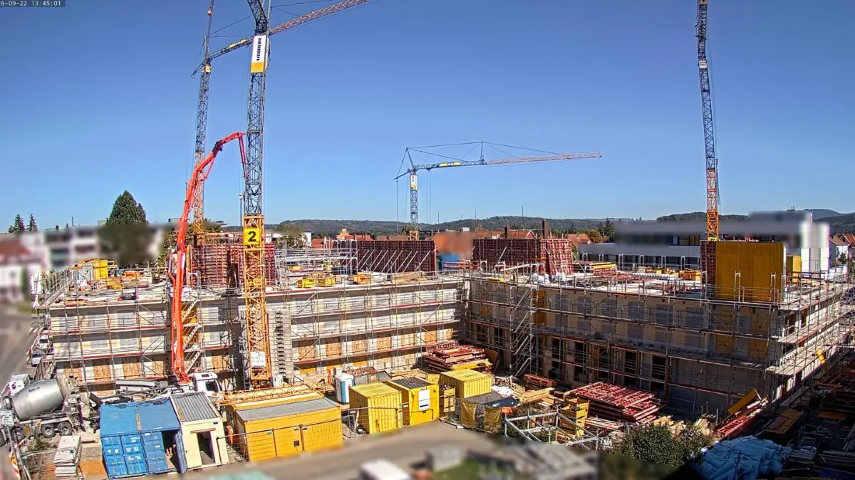 Die Webcam des Landkreises zeigt den Baufortschritt am Neubau.