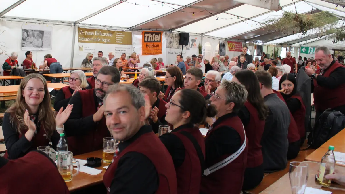 Beim Backhausfest in Wittershausen beweist sich der Musikverein Lyra einmal mehr als guter Gastgeber.
