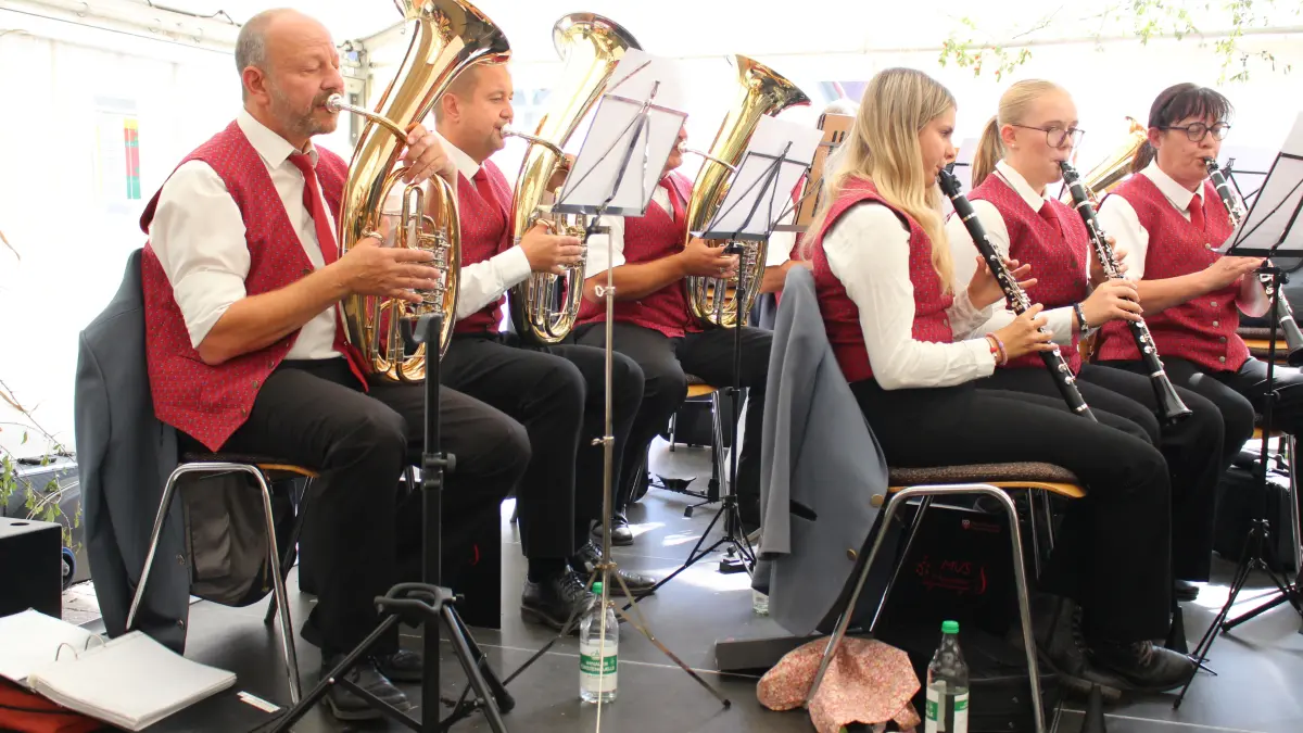Beim Backhausfest in Wittershausen beweist sich der Musikverein Lyra einmal mehr als guter Gastgeber.