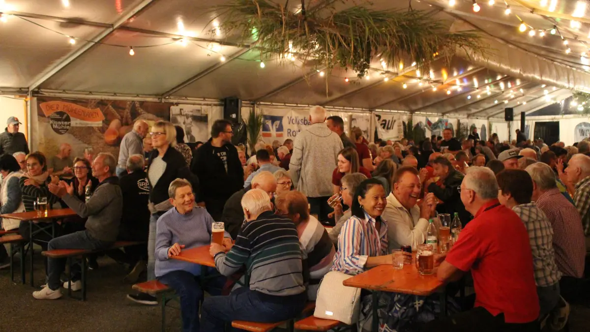 Beim Backhausfest in Wittershausen beweist sich der Musikverein Lyra einmal mehr als guter Gastgeber.