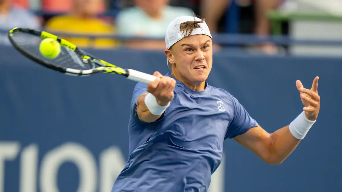 ARCHIV - 02.08.2025, Kanada, Toronto: Tennis: ATP-Tour - Toronto, Einzel, Popyrin (Australien) - Rune (Dänemark). Holger Rune in Aktion. Der dänische Tennisprofi gibt sein Comeback bei den Hamburg Open. (zu dpa: «Nach Achillessehnenriss: Rune gibt Comeback bei Hamburg Open») Foto: Frank Gunn/The Canadian Press/AP/dpa +++ dpa-Bildfunk +++