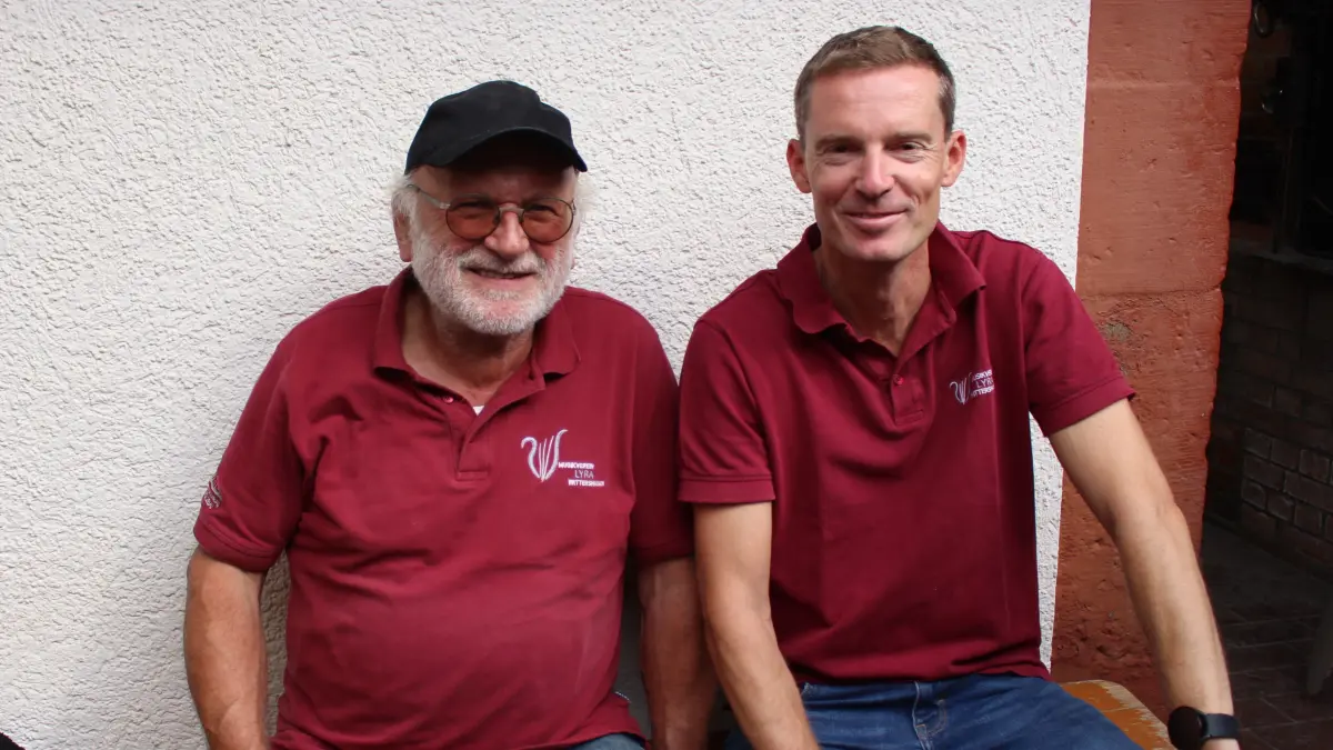 Kurze Verschnaufpause für Siegfried Gruhler und Patrick Dieringer, die Vorsitzenden vom Förderverein und Musikverein.