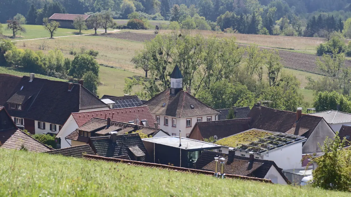 Ein instabiler Hang unterhalb der „Schönen Aussicht“ in Hägelberg zwingt die Gemeinde Steinen zum Handeln. Dies war Thema im Bau- und Umweltausschuss.