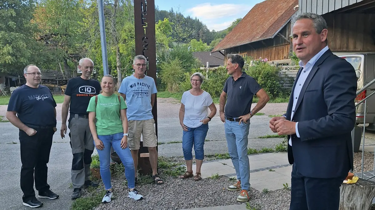 Bürgermeister-Kandidat bei seiner Wahlkampftour in Enkenstein.