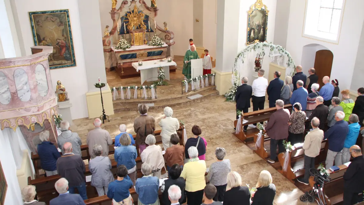Voll besetzt war die Kapelle beim Wiedereröffnungsgottesdienst.