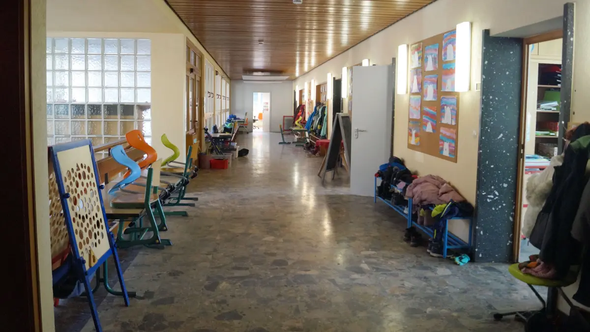 Blick in die Marzeller Grundschule, die saniert werden soll
